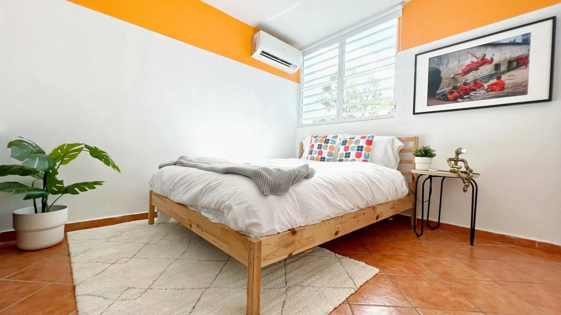 Spacious 2 Bedroom In San Juan+Parking - Steps To Beach