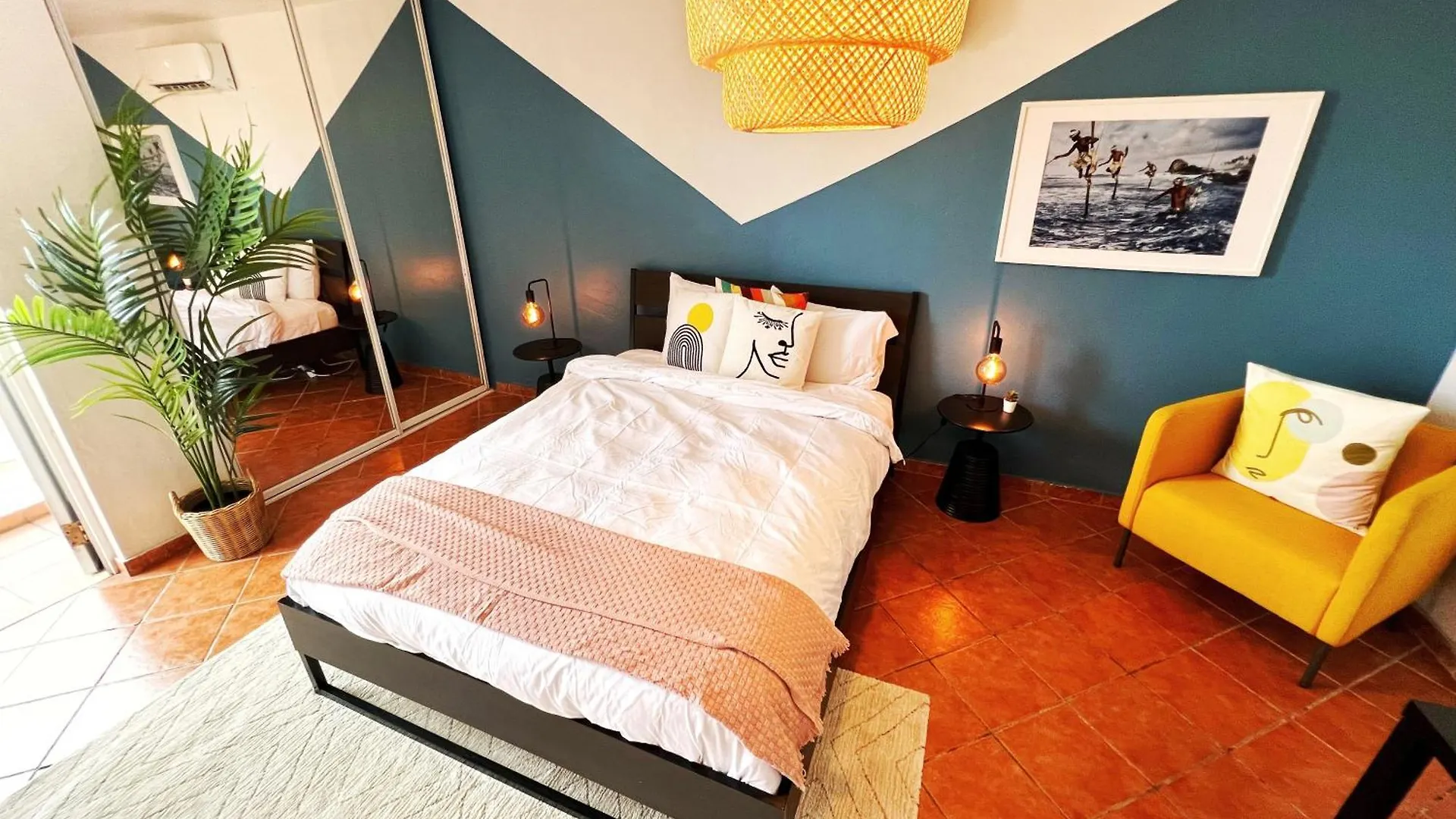 Dom wakacyjny Spacious 2 Bedroom In San Juan+Parking - Steps To Beach