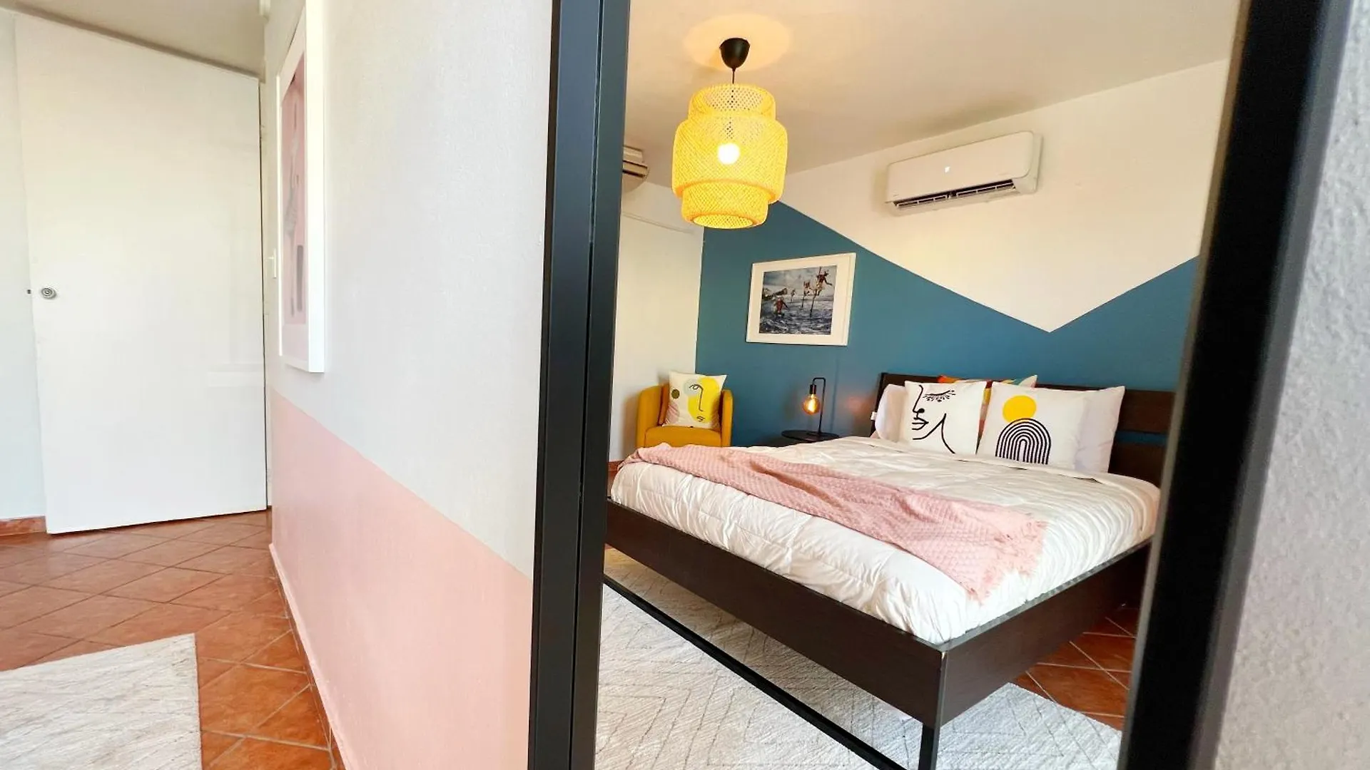 Spacious 2 Bedroom In San Juan+Parking - Steps To Beach Dom wakacyjny