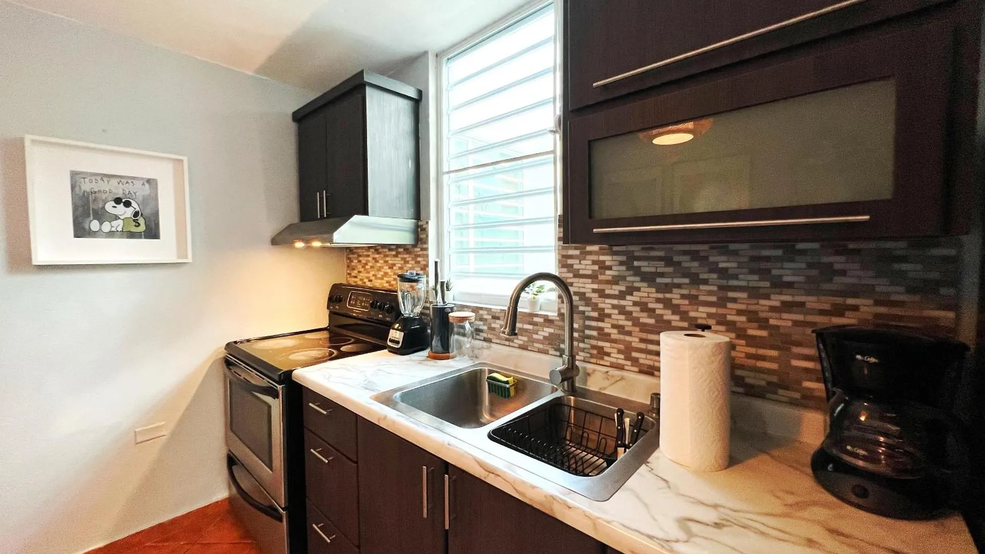 Spacious 2 Bedroom In San Juan+Parking - Steps To Beach 0*,  Portoryko